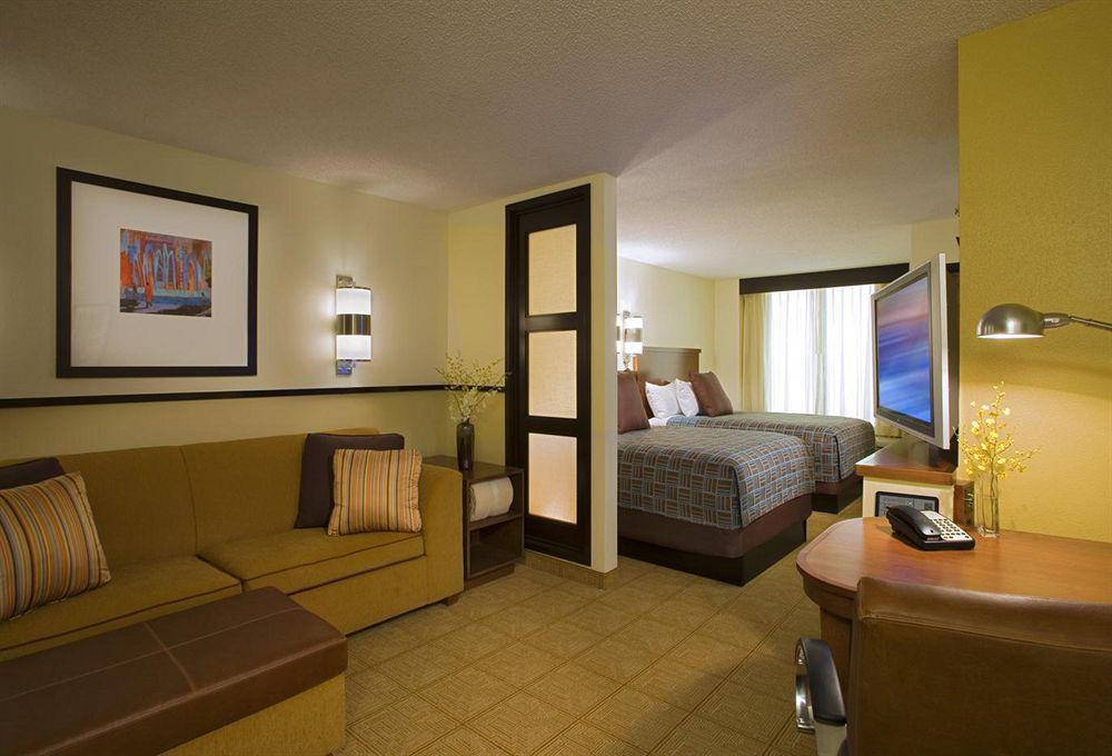 Hyatt Place Lexington Bilik gambar